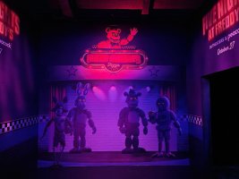 FNAF-Five-Nights-at-Freddys-Photo-Op-Blumhouse-CityWalk-3.jpg