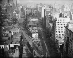 view-of-broadway-near-times-square-1920-bettmann.jpg