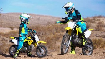 mother-daughter-dirt-bike-riding-off-road-motorcycle-women-girls-8.jpg