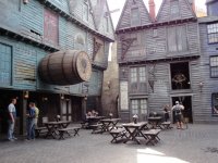 harry-potter-diagon-alley-image-2-600x450.jpg